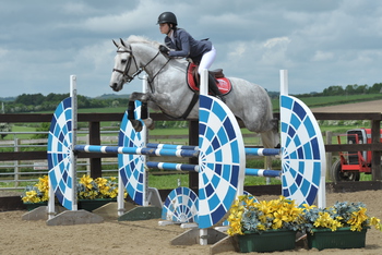 Nicole Kershaw Wins Blue Chip Pony Newcomers Second Round at Sparsholt College